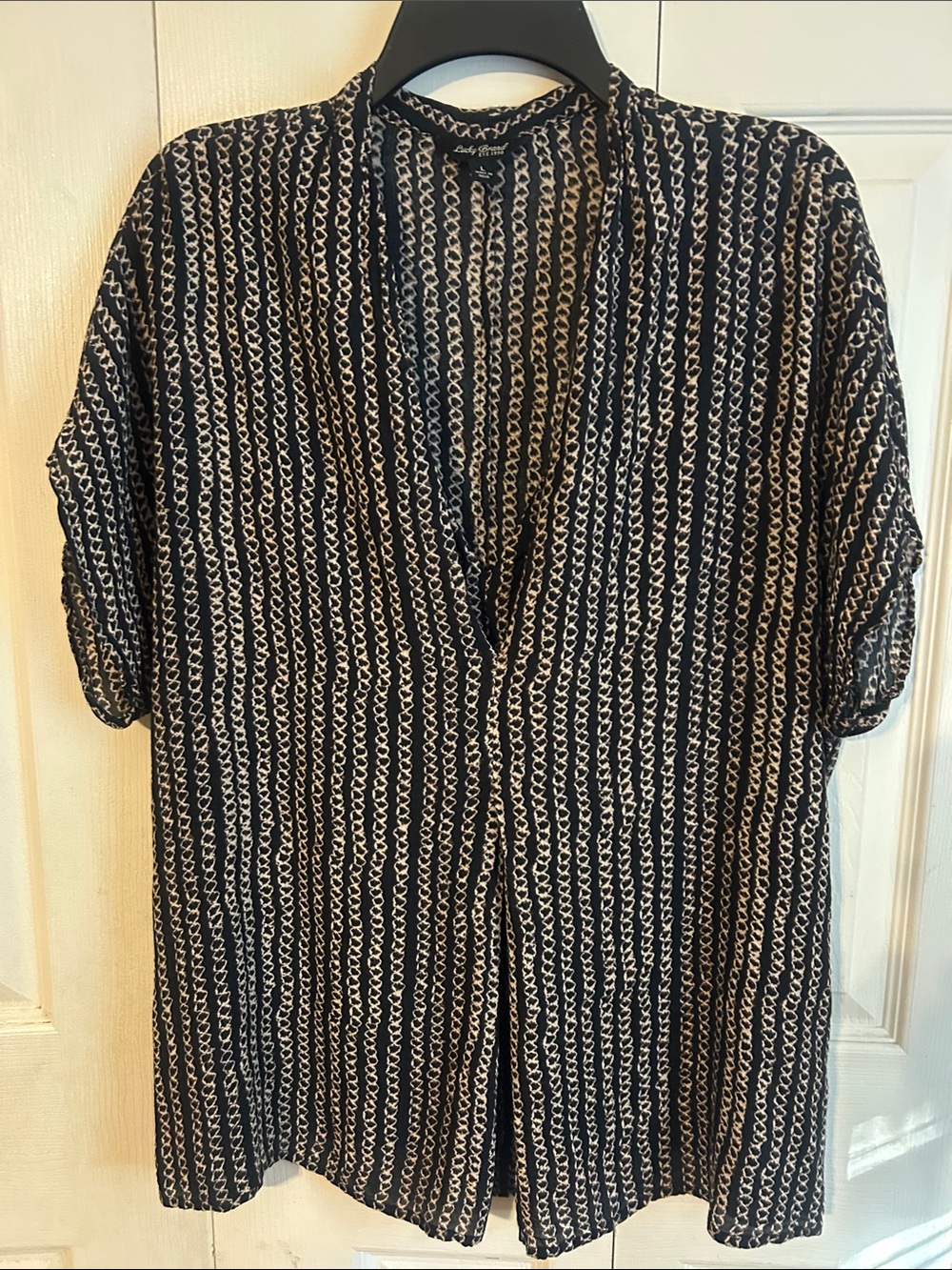 Lucky Brand Black and White Vertical Patterned Button-Down Shirt.   Size L